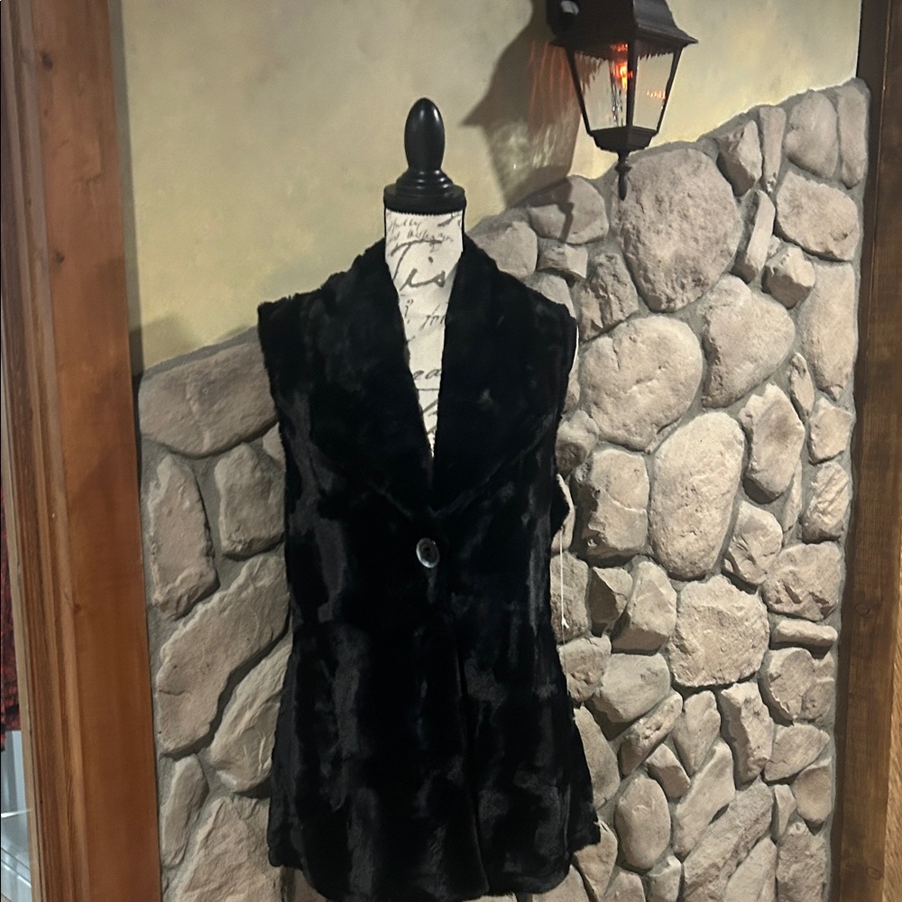 Vine Street Apparel Black Faux Fur Vest